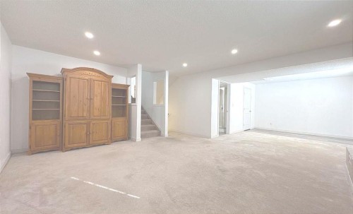 6715 43 Avenue Ne, Calgary, AB - Indoor