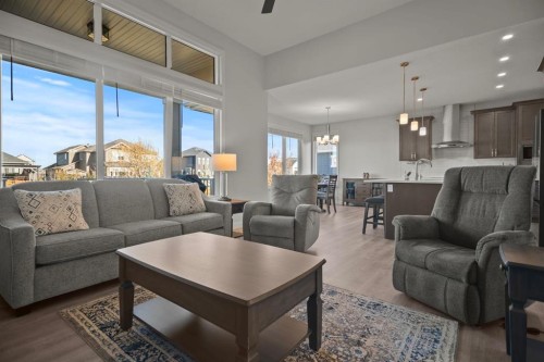 4 Cimarron Estates Gardens, Okotoks, AB - Indoor Photo Showing Living Room