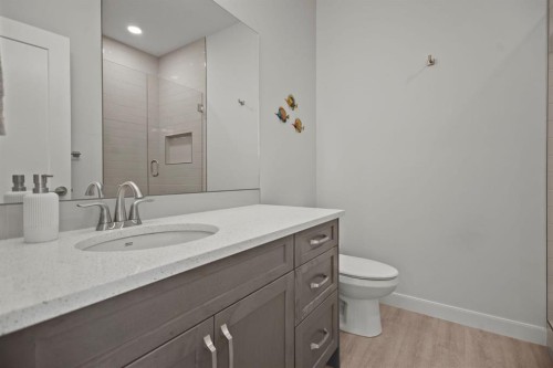4 Cimarron Estates Gardens, Okotoks, AB - Indoor Photo Showing Bathroom