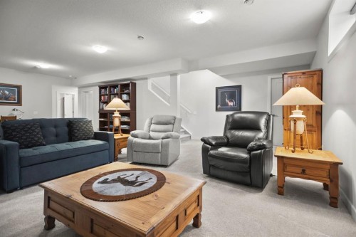 4 Cimarron Estates Gardens, Okotoks, AB - Indoor Photo Showing Living Room