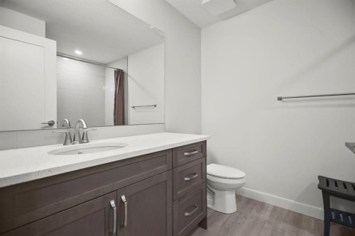 4 Cimarron Estates Gardens, Okotoks, AB - Indoor Photo Showing Bathroom