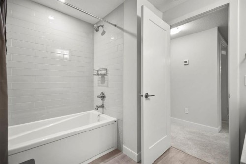 4 Cimarron Estates Gardens, Okotoks, AB - Indoor Photo Showing Bathroom