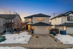 332 Oakmere Way  Chestermere, AB T1X 1N3