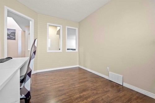 332 Oakmere Way, Chestermere, AB - Indoor Photo Showing Other Room