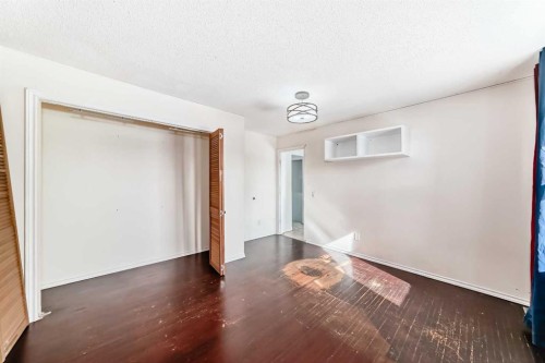 212 78 Avenue Ne, Calgary, AB - Indoor Photo Showing Other Room