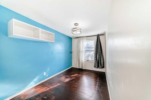 212 78 Avenue Ne, Calgary, AB - Indoor Photo Showing Other Room