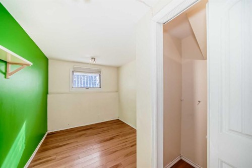 212 78 Avenue Ne, Calgary, AB - Indoor Photo Showing Other Room
