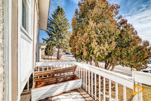 212 78 Avenue Ne, Calgary, AB - Outdoor