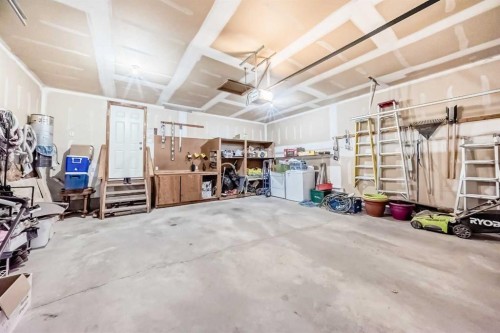 29 Simcoe Gate Sw, Calgary, AB - Indoor Photo Showing Garage