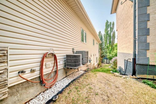 29 Simcoe Gate Sw, Calgary, AB - Outdoor With Exterior