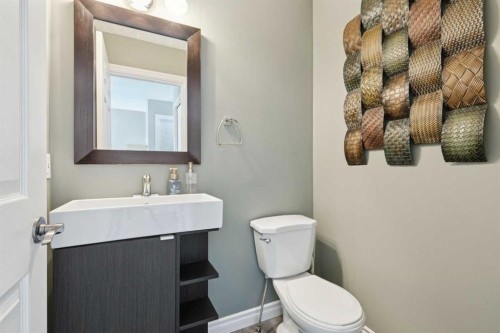 42 Hidden Hills Way Nw, Calgary, AB - Indoor Photo Showing Bathroom