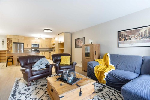 102-350 4 Avenue Ne, Calgary, AB - Indoor Photo Showing Living Room
