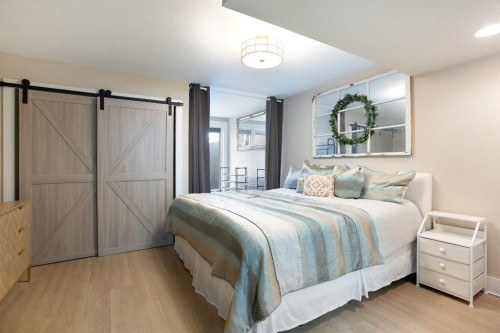 102-350 4 Avenue Ne, Calgary, AB - Indoor Photo Showing Bedroom