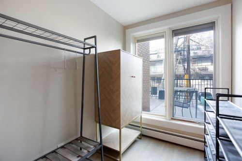 102-350 4 Avenue Ne, Calgary, AB - Indoor Photo Showing Other Room