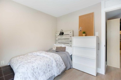 102-350 4 Avenue Ne, Calgary, AB - Indoor Photo Showing Bedroom