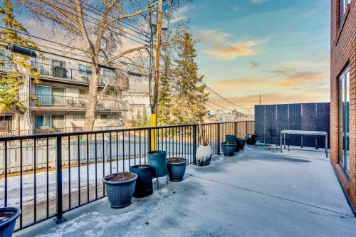 102-350 4 Avenue Ne, Calgary, AB - Outdoor