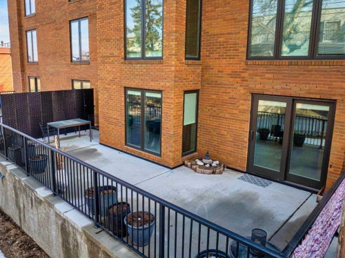 102-350 4 Avenue Ne, Calgary, AB - Outdoor With Balcony With Exterior