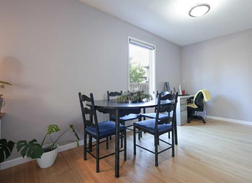 102 Dalgleish Bay Nw, Calgary, AB - Indoor Photo Showing Dining Room