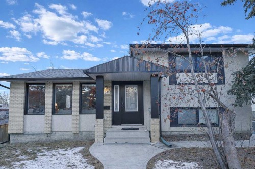 102 Dalgleish Bay Nw, Calgary, AB - Outdoor