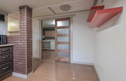 102 Dalgleish Bay Nw, Calgary, AB - Indoor Photo Showing Other Room