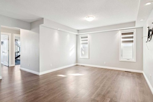 383 Evansglen Drive Nw, Calgary, AB - Indoor Photo Showing Other Room