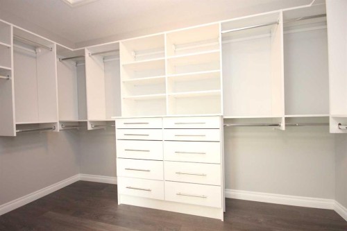 383 Evansglen Drive Nw, Calgary, AB - Indoor With Storage