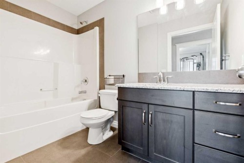 383 Evansglen Drive Nw, Calgary, AB - Indoor Photo Showing Bathroom