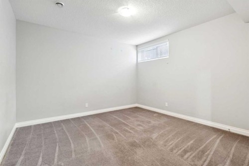 383 Evansglen Drive Nw, Calgary, AB - Indoor Photo Showing Other Room