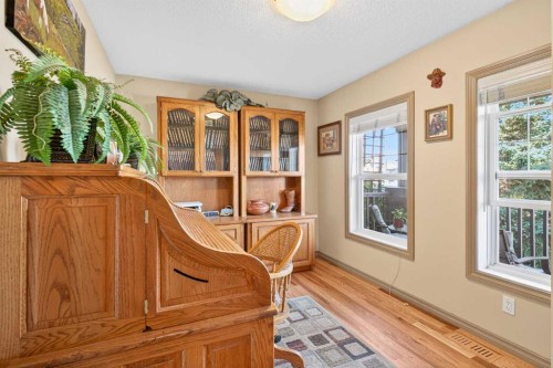125 Copeland Close, Langdon, AB - Indoor Photo Showing Other Room