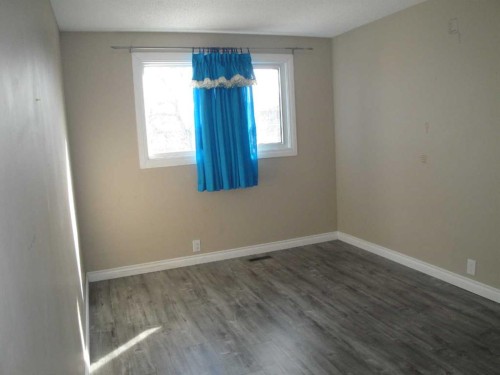 88 Abingdon Court Ne, Calgary, AB - Indoor Photo Showing Other Room