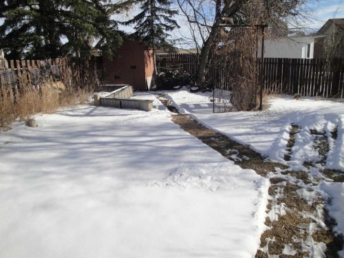 88 Abingdon Court Ne, Calgary, AB - Outdoor