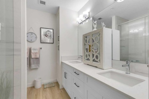 116-10 Sage Hill Walk Nw, Calgary, AB - Indoor Photo Showing Bathroom