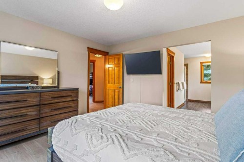 215 Miskow Close, Canmore, AB - Indoor Photo Showing Bedroom