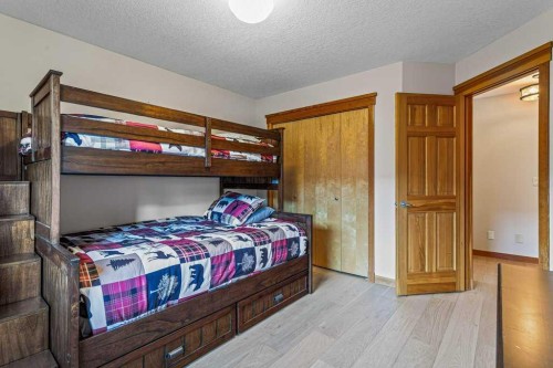 215 Miskow Close, Canmore, AB - Indoor Photo Showing Bedroom