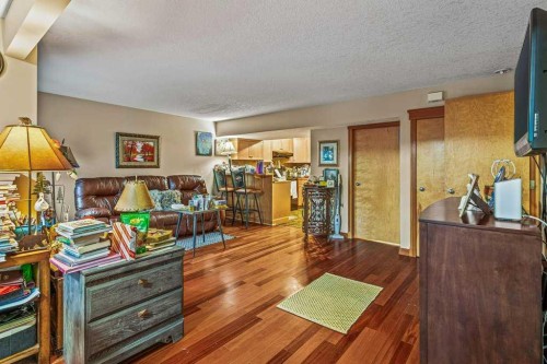 215 Miskow Close, Canmore, AB - Indoor