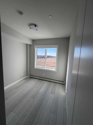 1314-63 Corner Glen Crescent, Calgary, AB - Indoor Photo Showing Other Room