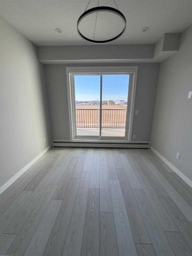 1314-63 Corner Glen Crescent, Calgary, AB - Indoor Photo Showing Other Room