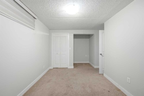 6011 Temple Drive Ne, Calgary, AB - Indoor Photo Showing Other Room