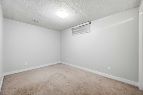 6011 Temple Drive Ne, Calgary, AB - Indoor Photo Showing Other Room