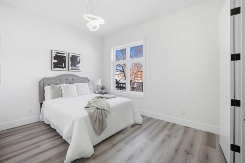 8520 33 Avenue Nw, Calgary, AB - Indoor Photo Showing Bedroom