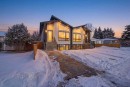 8520 33 Avenue Nw, Calgary, AB  - Outdoor 