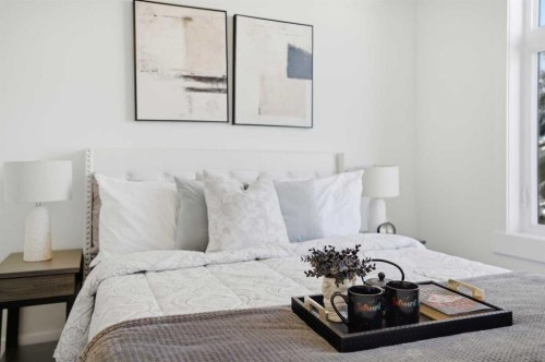 8520 33 Avenue Nw, Calgary, AB - Indoor Photo Showing Bedroom