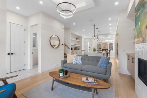 2520 Cochrane Road Nw, Calgary, AB - Indoor Photo Showing Living Room With Fireplace