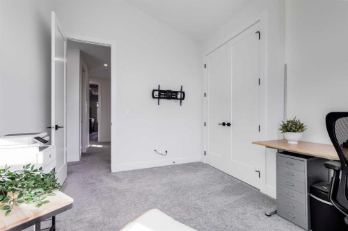 2520 Cochrane Road Nw, Calgary, AB - Indoor Photo Showing Other Room