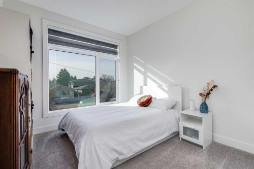 2520 Cochrane Road Nw, Calgary, AB - Indoor Photo Showing Bedroom