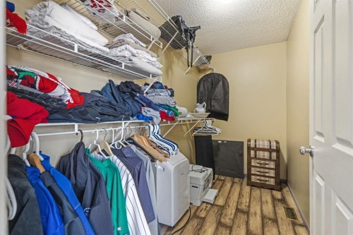 40 Shannon Gardens Sw, Calgary, AB - Indoor With Storage