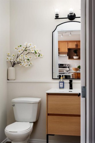 641 Evermeadow Road Sw, Calgary, AB - Indoor Photo Showing Bathroom