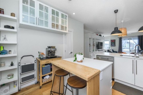 59-111 Rainbow Falls Gate, Chestermere, AB - Indoor Photo Showing Kitchen
