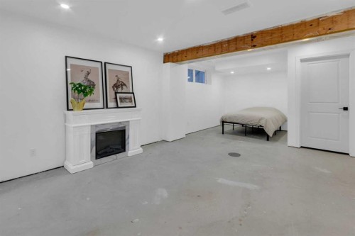 374 Sundown Road, Cochrane, AB - Indoor