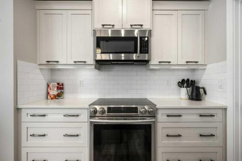 183 Kinniburgh Road, Chestermere, AB - Indoor Photo Showing Kitchen